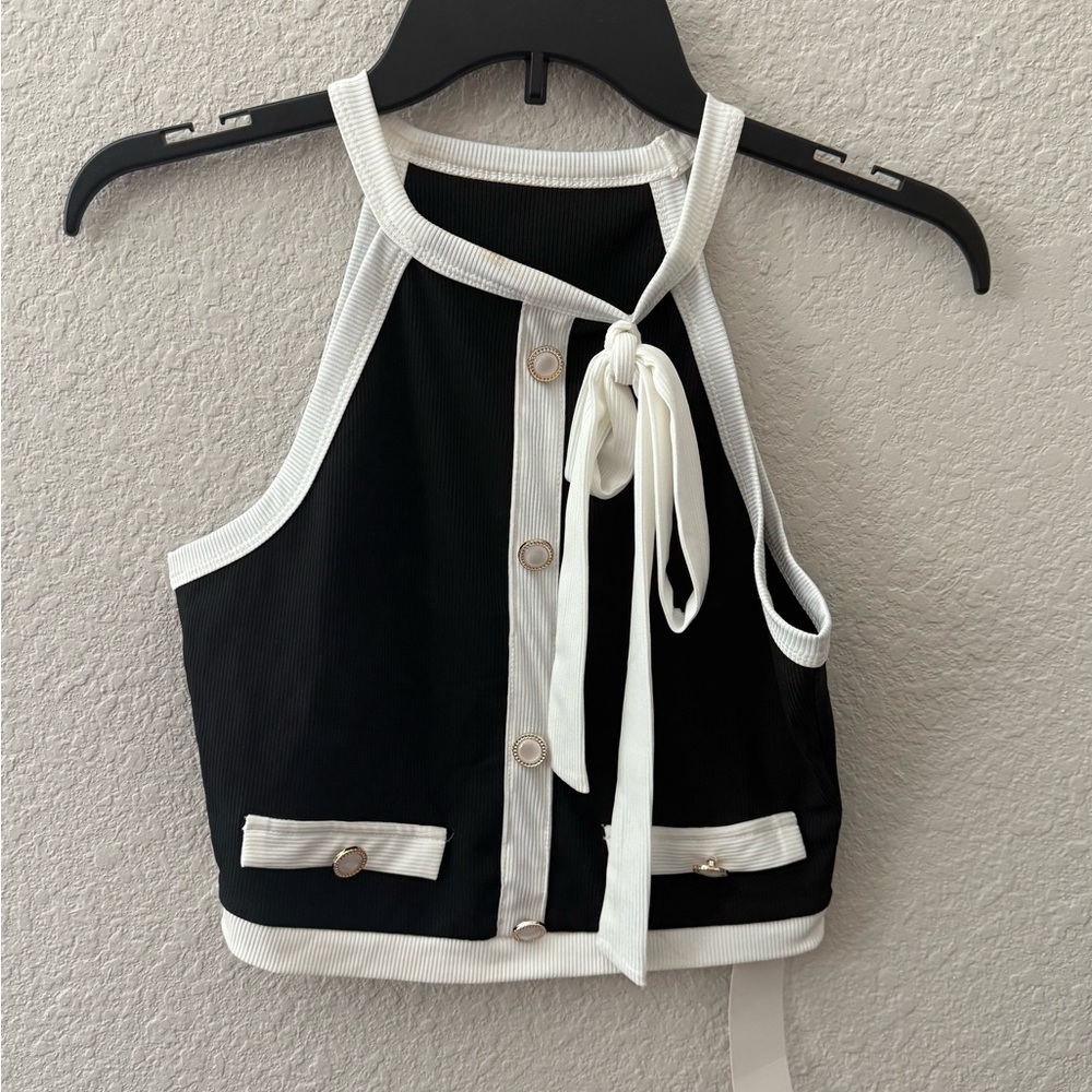 SHEIN Black and White Halter Crop Top